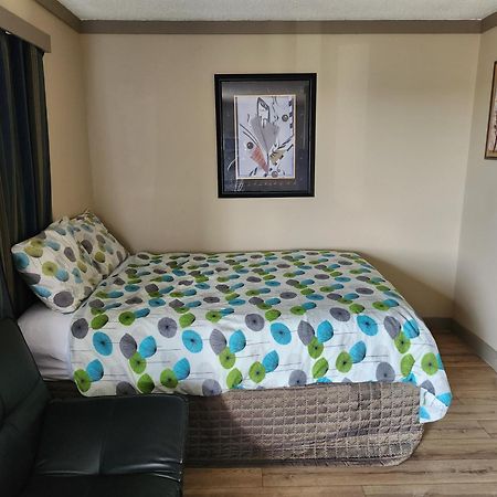 Alahart Motel Dawson Creek Bagian luar foto