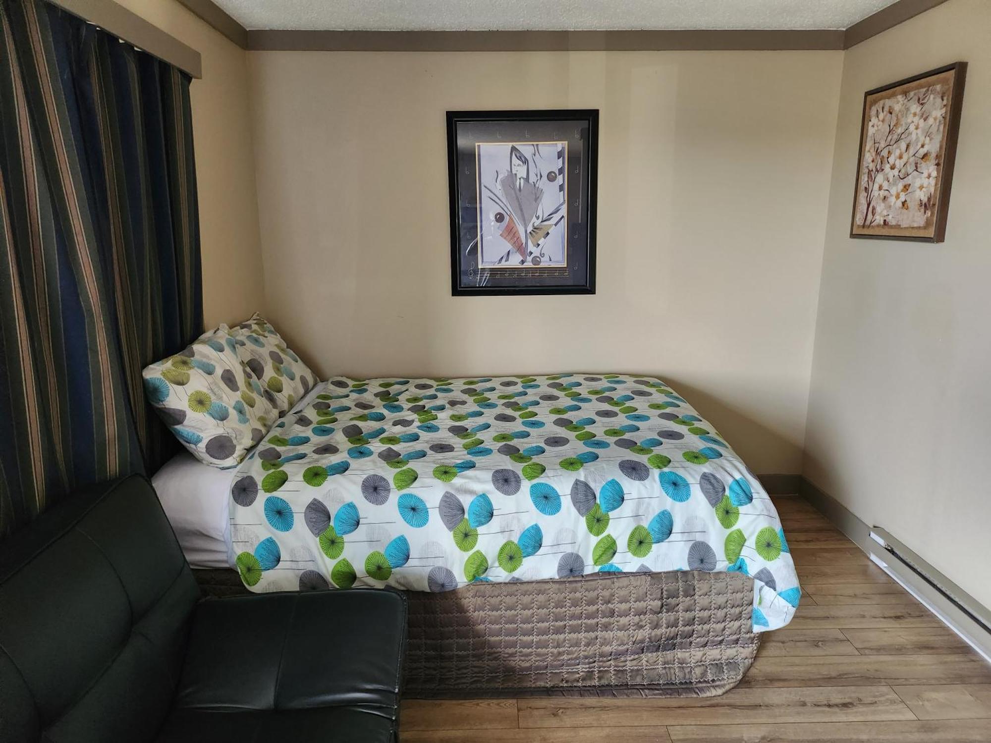 Alahart Motel Dawson Creek Bagian luar foto