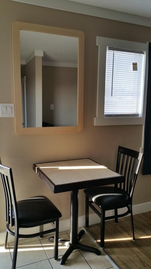 Alahart Motel Dawson Creek Bagian luar foto