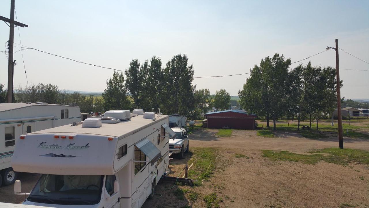 Alahart Motel Dawson Creek Bagian luar foto